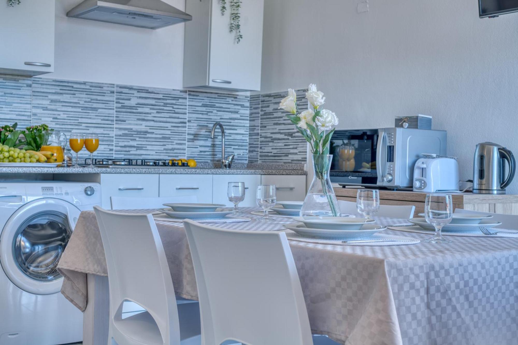 Izzhome Cozy Sunflowers Пула Экстерьер фото